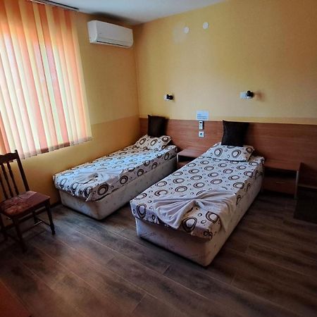 Bukovlŭk Hotel Toni מראה חיצוני תמונה